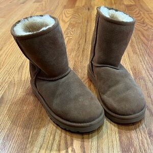 Kids size 2 brown Uggs